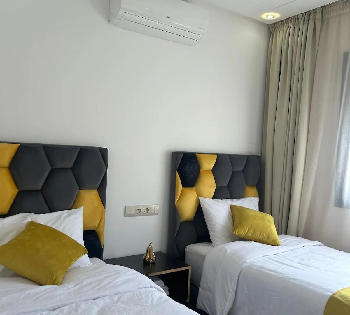 Apparently 2 Bedrooms- Baby Equipment Marakéš